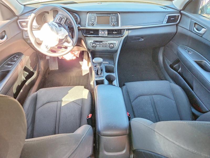 Photo 8 from auction – 2017 KIA OPTIMA with VIN 5XXGT4L35HG157780