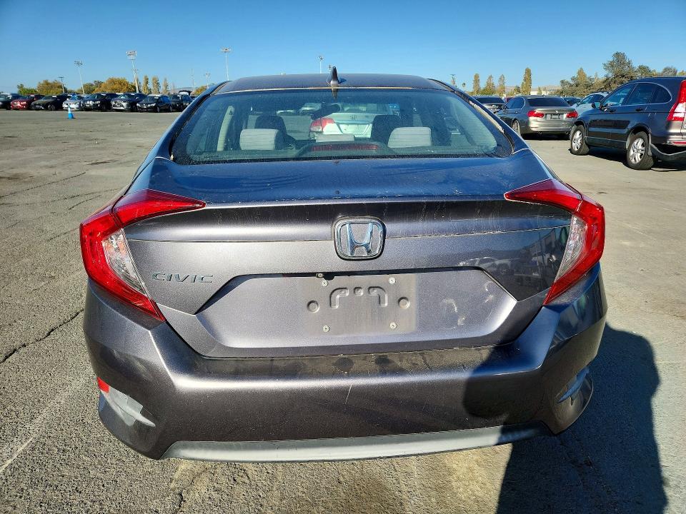 Снимка 6 от търг – 2017 HONDA CIVIC с VIN 19XFC2F73HE232015