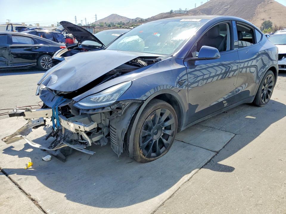 Снимка 1 от търг – 2021 TESLA MODEL Y с VIN 5YJYGAEE8MF276765