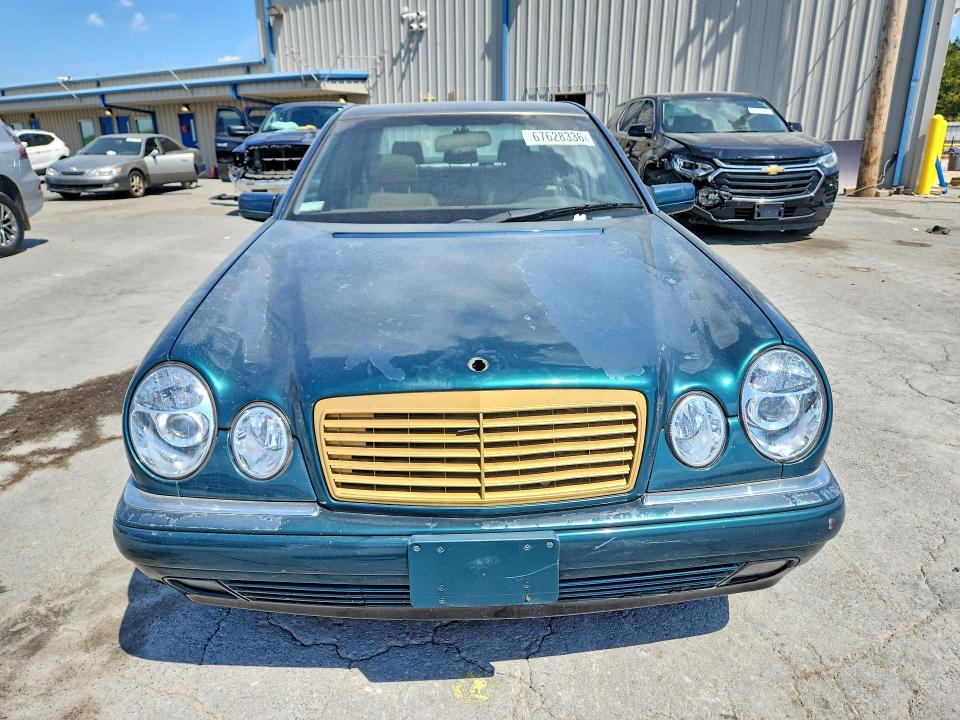 Photo 5 from auction – 1996 MERCEDES-BENZ E with VIN WDBJF55F4TJ013733
