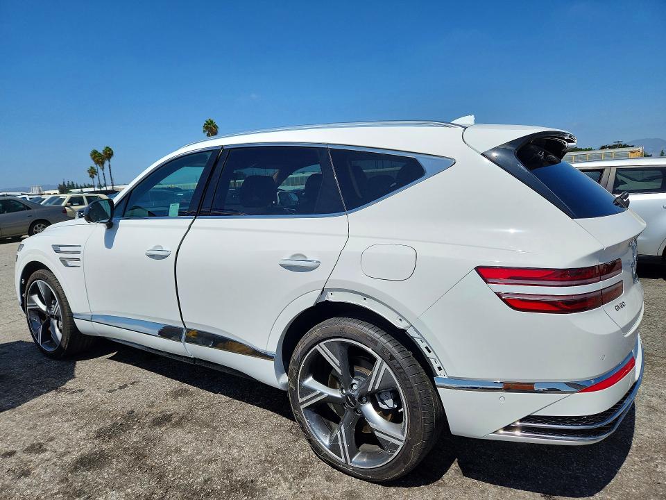 Photo 2 from auction – 2026 GENESIS GV80 with VIN KMUHDESC4TU311419