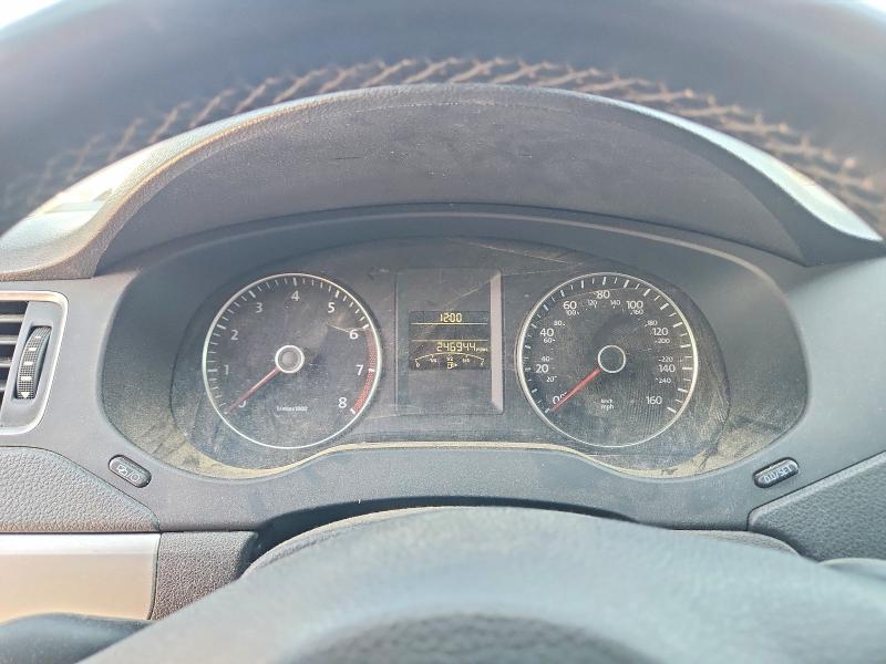Photo 9 from auction – 2014 VOLKSWAGEN JETTA with VIN 3VWD17AJ5EM401429
