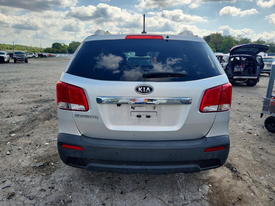 Photo 6 from auction – 2012 KIA SORENTO with VIN 5XYKTCA63CG297882