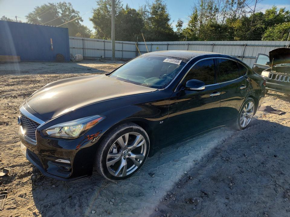 2015 INFINITI Q70