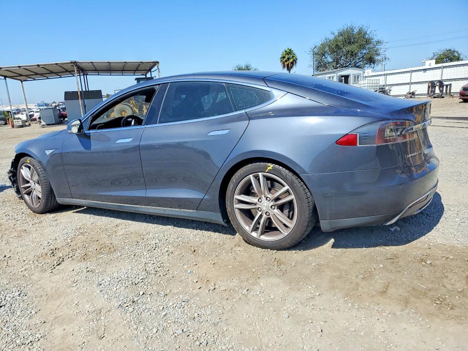 Photo 2 from auction – 2016 TESLA MODEL S with VIN 5YJSA1E27GF130004