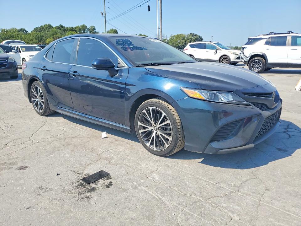 Photo 4 from auction – 2020 TOYOTA CAMRY with VIN 4T1G11AK4LU970136