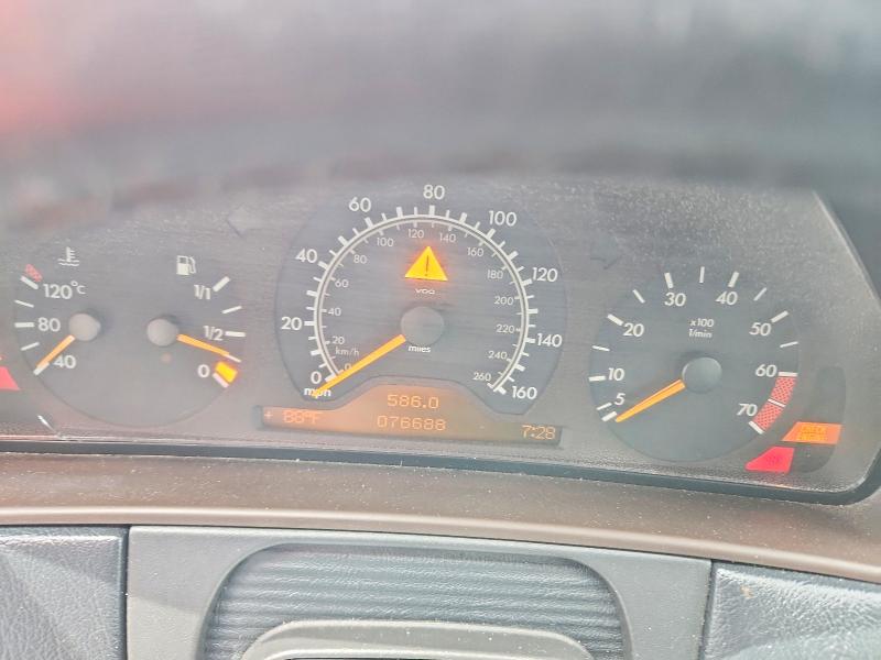 Photo 9 from auction – 1999 MERCEDES-BENZ E with VIN WDBJF70H7XA871885