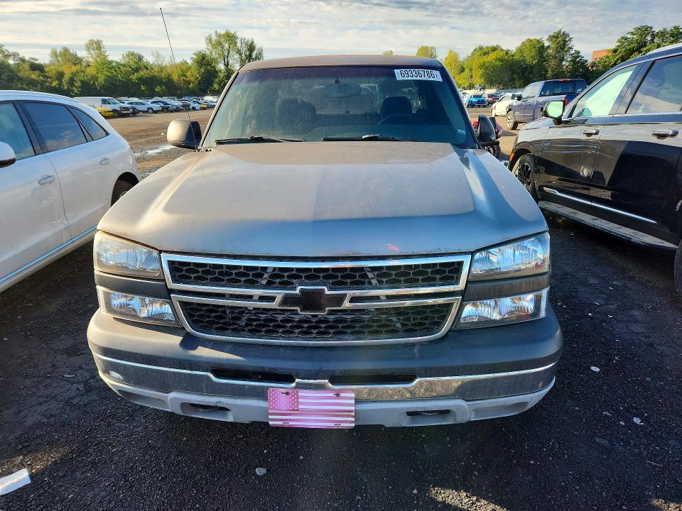 Photo 5 from auction – 2006 CHEVROLET SILVERADO with VIN 1GCEK19V36E113361