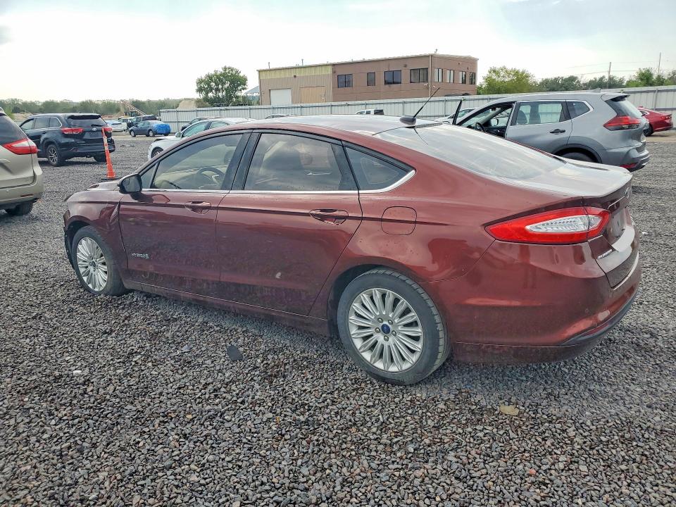 Photo 2 from auction – 2016 FORD FUSION with VIN 3FA6P0LU8GR360010