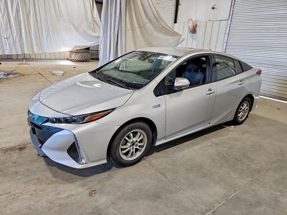 TOYOTA PRIUS PRIME 2018 with VIN JTDKARFP9J3100564 - Photo from auction