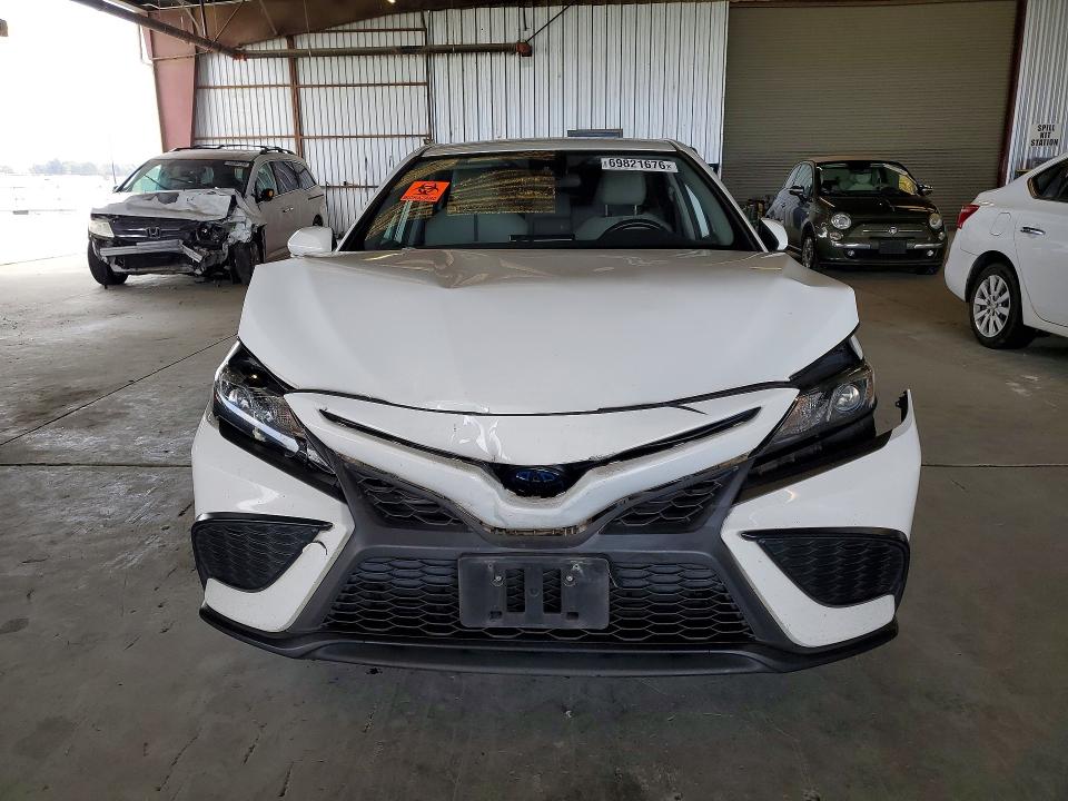 Снимка 5 от търг – 2022 TOYOTA CAMRY HYBRID с VIN 4T1G31AK6NU592933