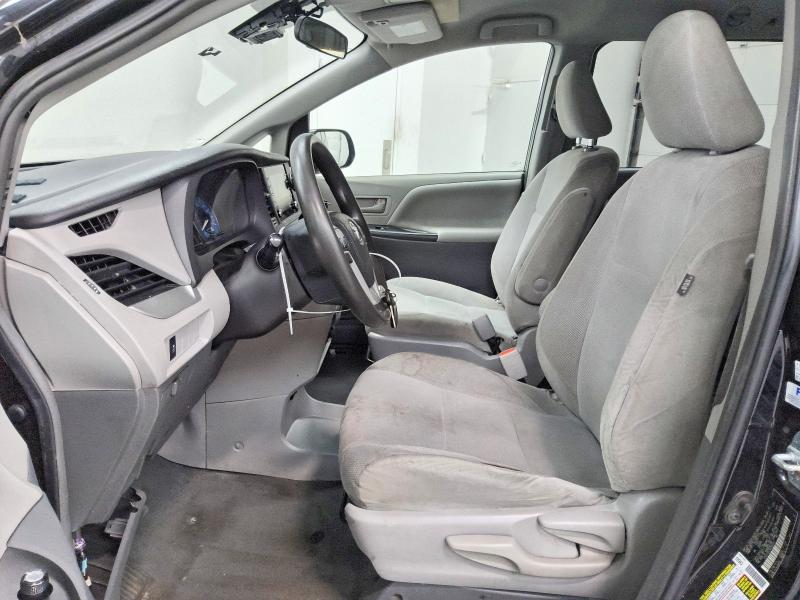 Photo 7 from auction – 2019 TOYOTA SIENNA with VIN 5TDZZ3DC3KS011044