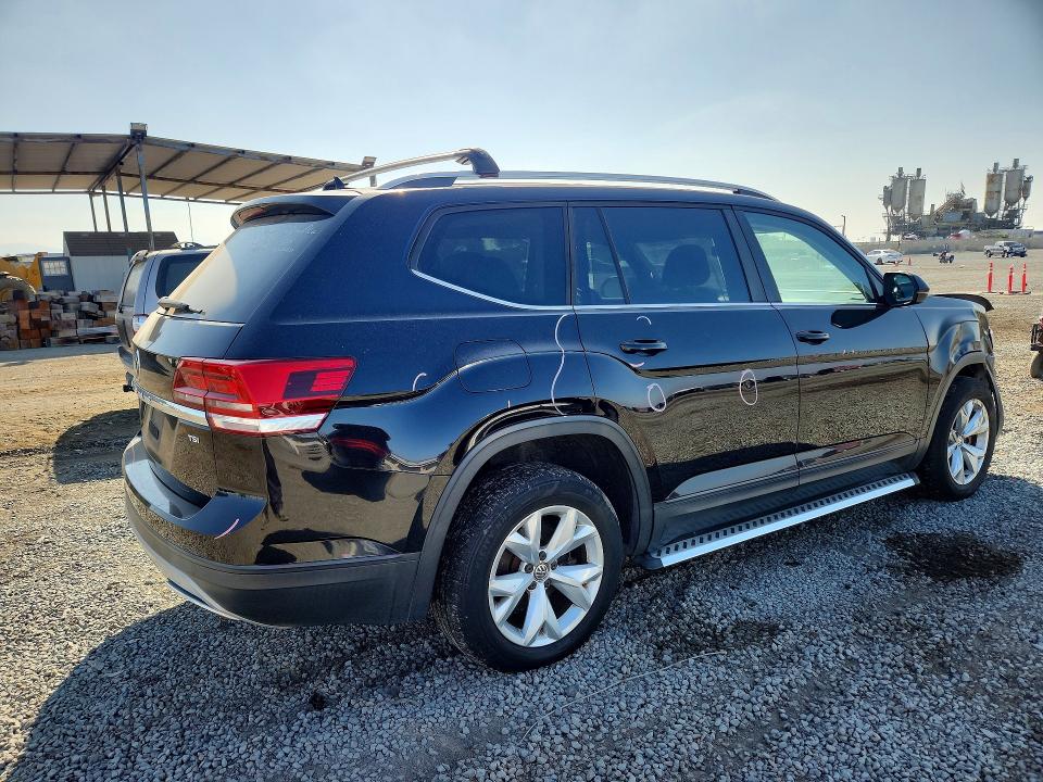 Photo 3 from auction – 2018 VOLKSWAGEN ATLAS with VIN 1V2CP2CA6JC594360