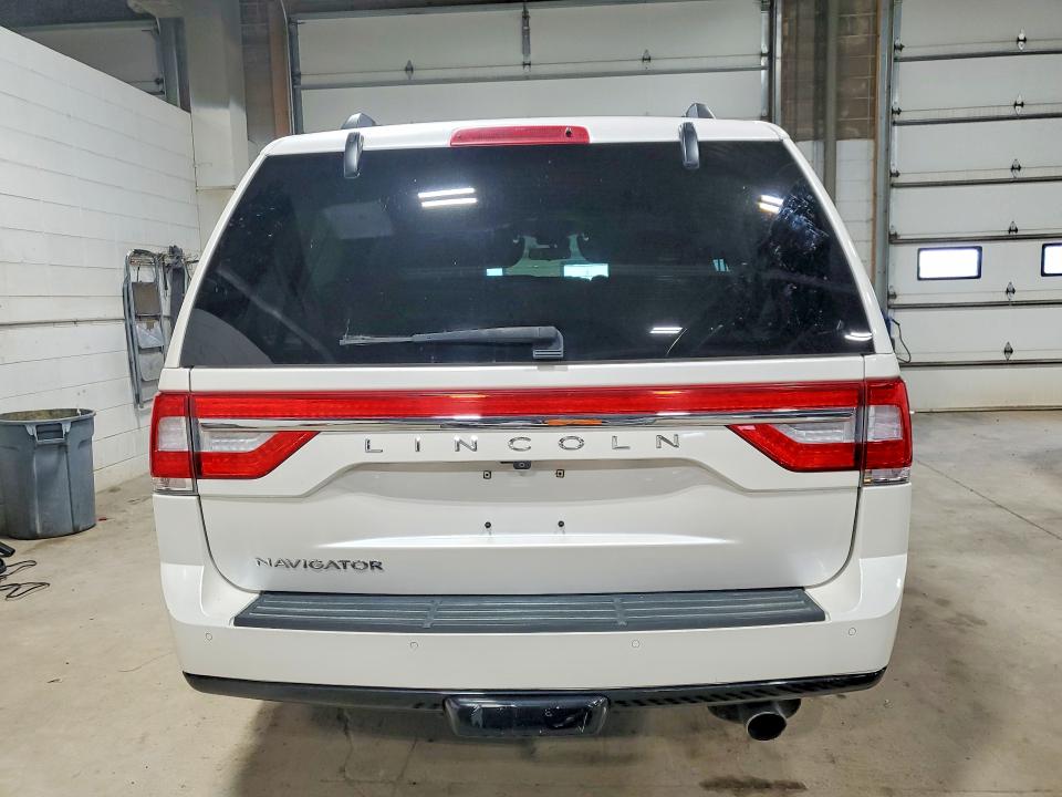 Photo 6 from auction – 2017 LINCOLN NAVIGATOR with VIN 5LMJJ2LT9HEL01490