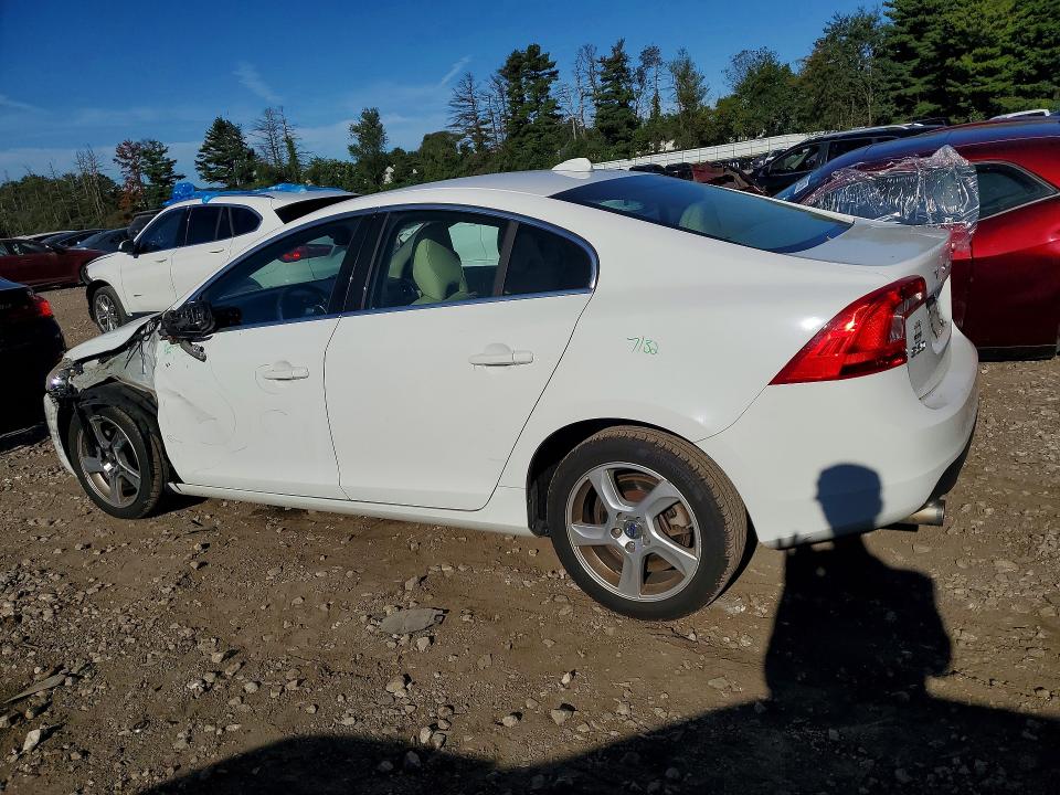 Photo 2 from auction – 2013 VOLVO S60 with VIN YV1612FSXD2187649