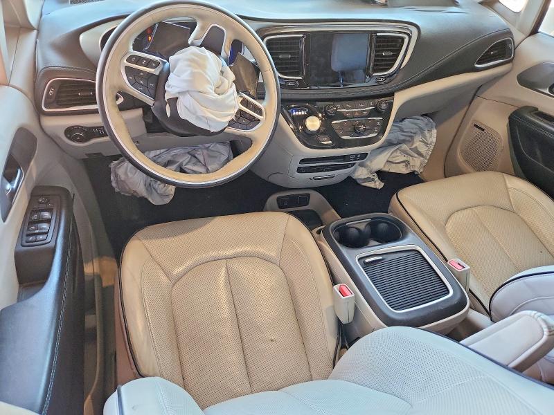 Photo 8 from auction – 2018 CHRYSLER PACIFICA with VIN 2C4RC1N77JR183415
