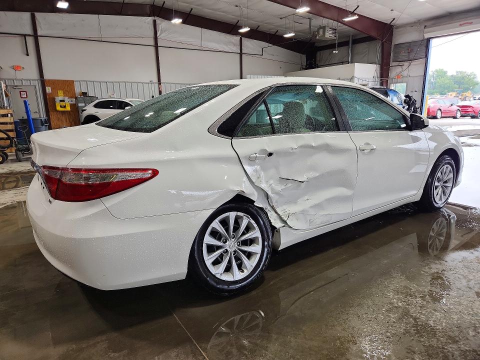 Photo 3 from auction – 2016 TOYOTA CAMRY with VIN 4T4BF1FKXGR556617