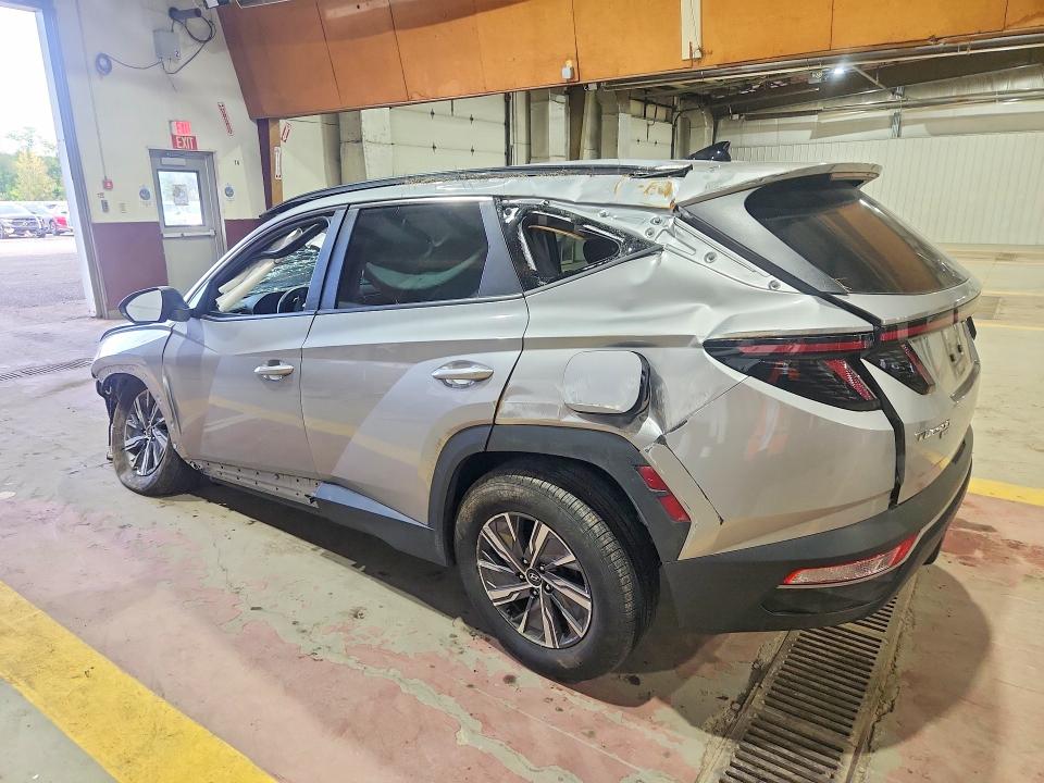 Photo 2 from auction – 2023 HYUNDAI TUCSON with VIN KM8JBCA17PU131593