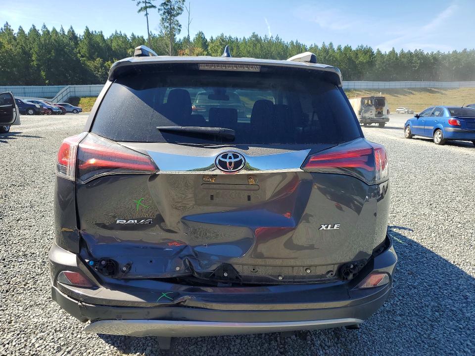 Photo 6 from auction – 2018 TOYOTA RAV4 with VIN 2T3WFREV3JW470800