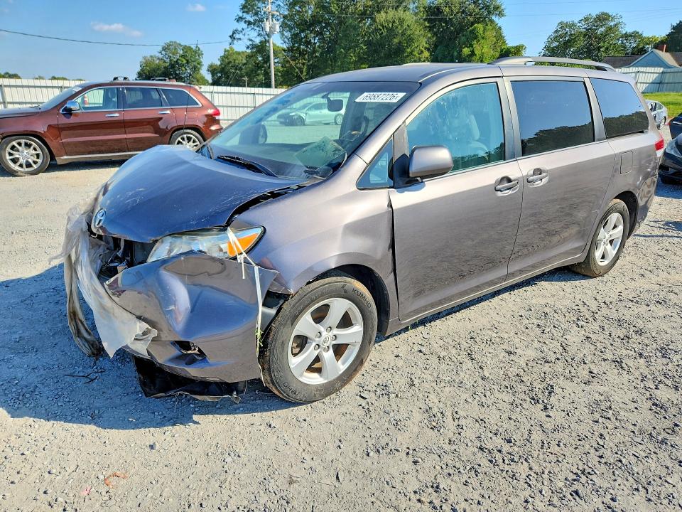 2011 TOYOTA SIENNA - Търг №69587226