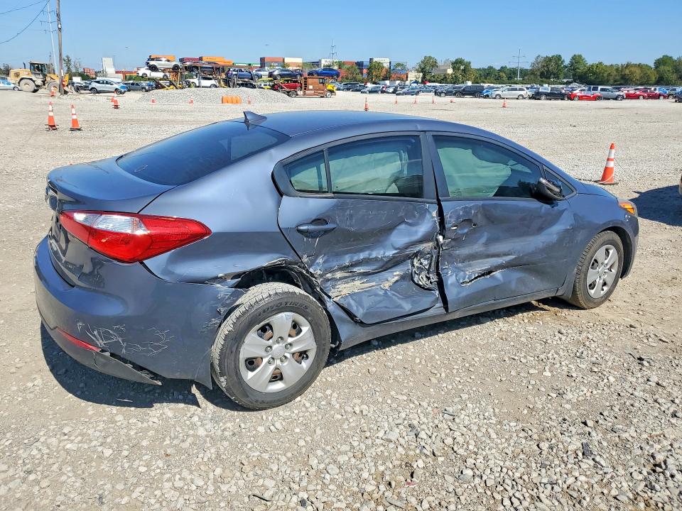 Photo 3 from auction – 2015 KIA FORTE with VIN KNAFX4A60F5435111