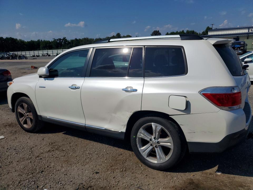 Photo 2 from auction – 2013 TOYOTA HIGHLANDER with VIN 5TDDK3EH0DS240969
