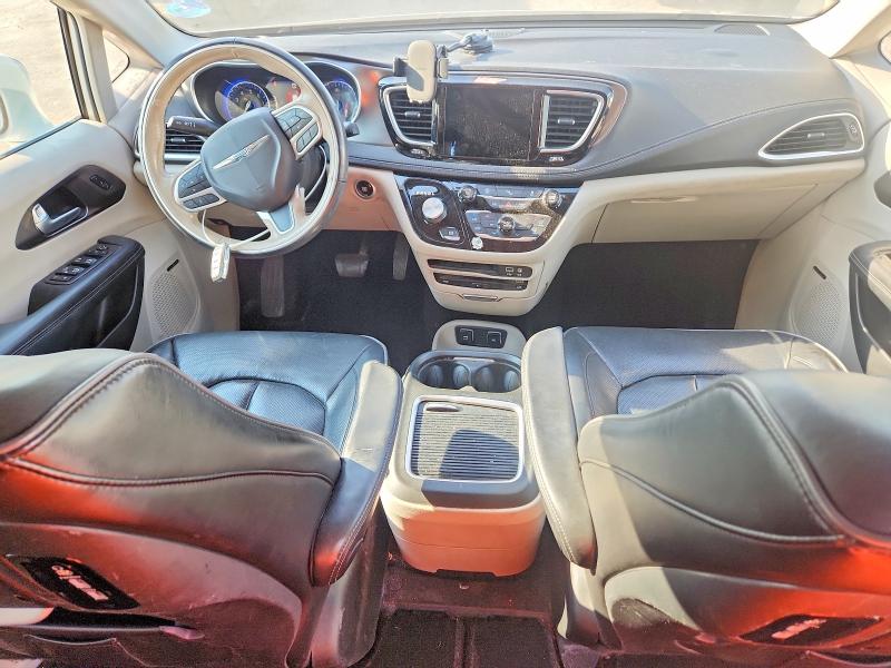 Photo 8 from auction – 2018 CHRYSLER PACIFICA with VIN 2C4RC1GG1JR232654