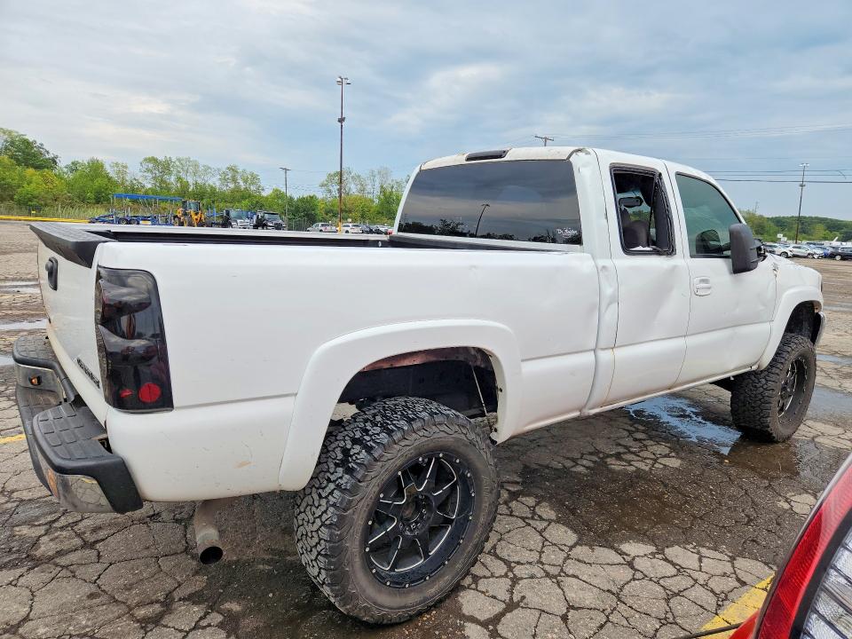 Photo 3 from auction – 2002 GMC NEW SIERRA with VIN 2GTEK19T921213278