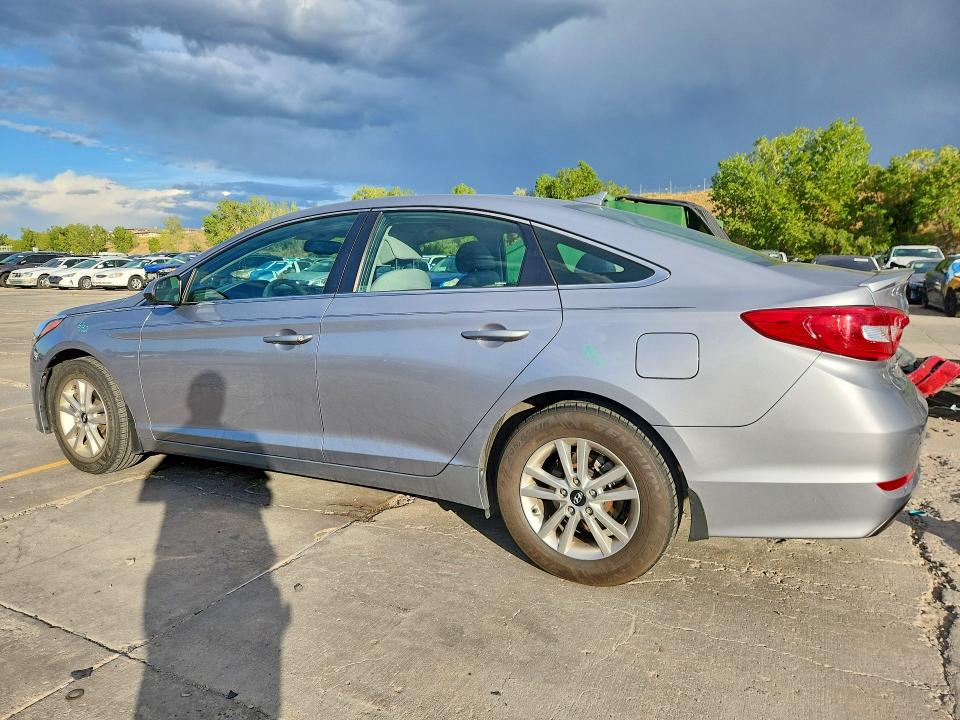Снимка 2 от търг – 2017 HYUNDAI SONATA с VIN 5NPE24AF8HH569400