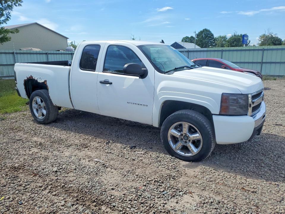 Photo 4 from auction – 2011 CHEVROLET SILVERADO with VIN 1GCRKREA2BZ446172