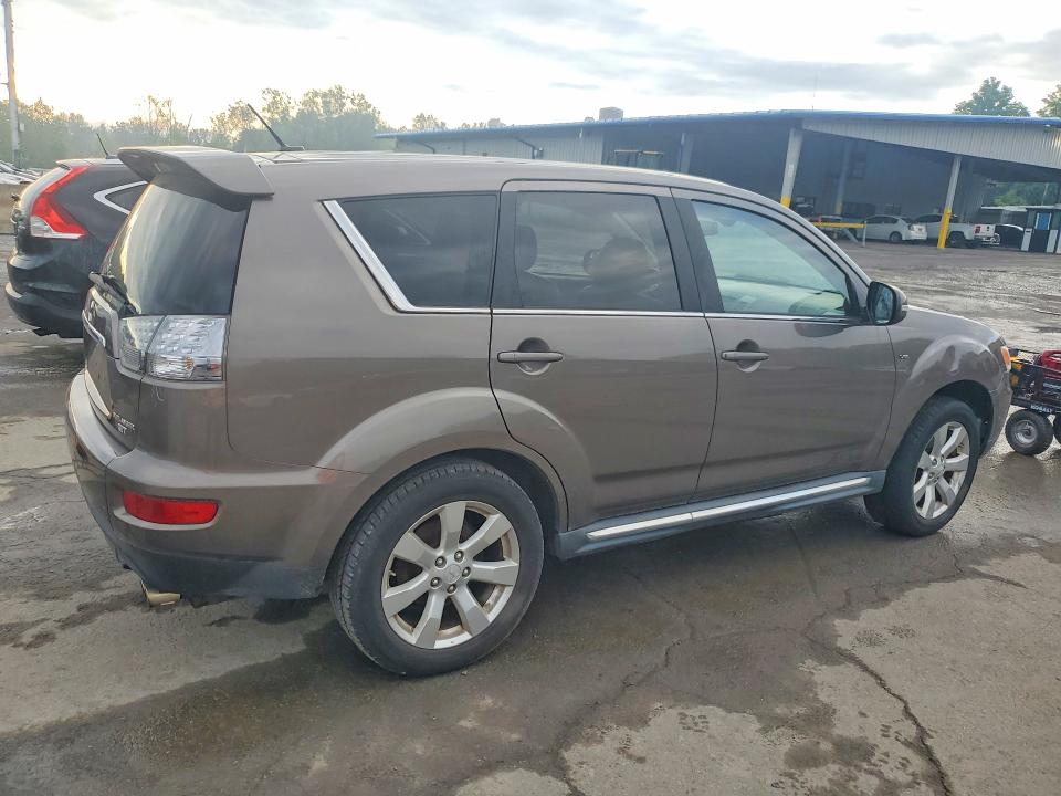 Photo 3 from auction – 2013 MITSUBISHI OUTLANDER with VIN JA4JT5AX9DU012306