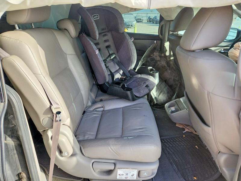 Photo 11 from auction – 2015 HONDA ODYSSEY with VIN 5FNRL5H92FB004821