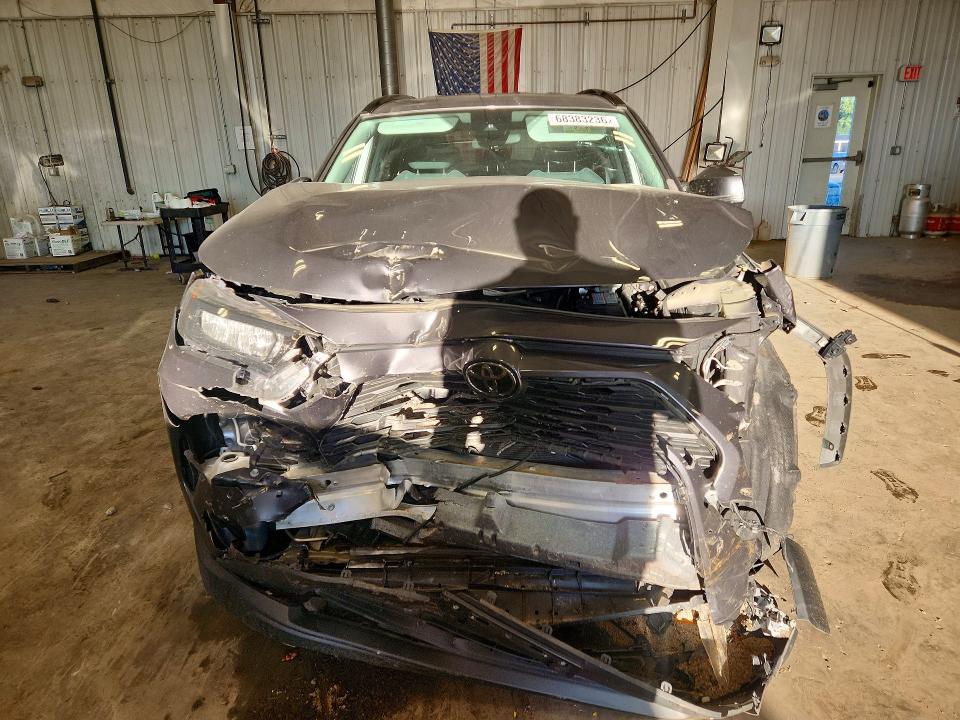 Photo 5 from auction – 2019 TOYOTA RAV4 with VIN 2T3K1RFV4KW051979