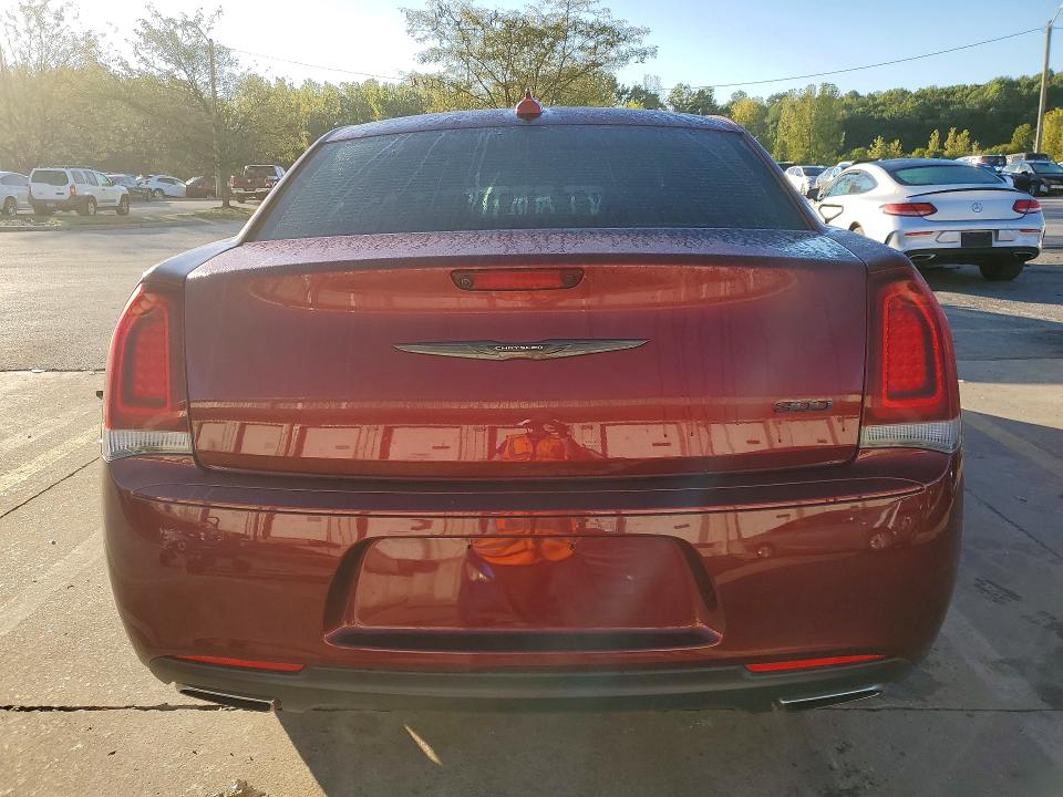 Photo 6 from auction – 2020 CHRYSLER 300 with VIN 2C3CCAAG9LH220585