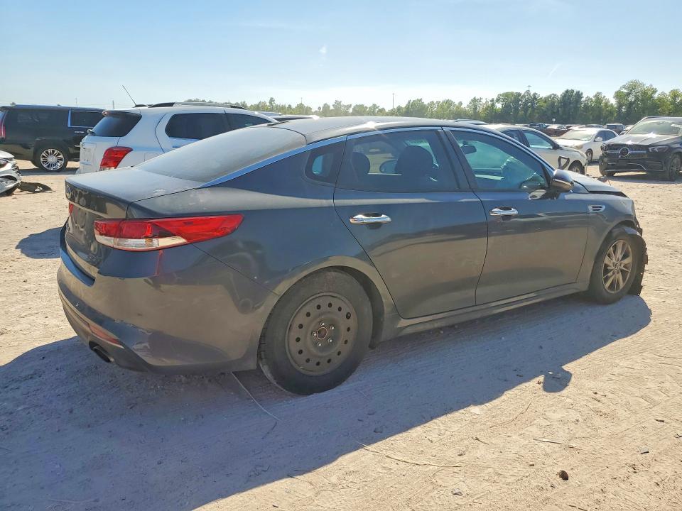 Photo 3 from auction – 2017 KIA OPTIMA with VIN 5XXGT4L34HG159794