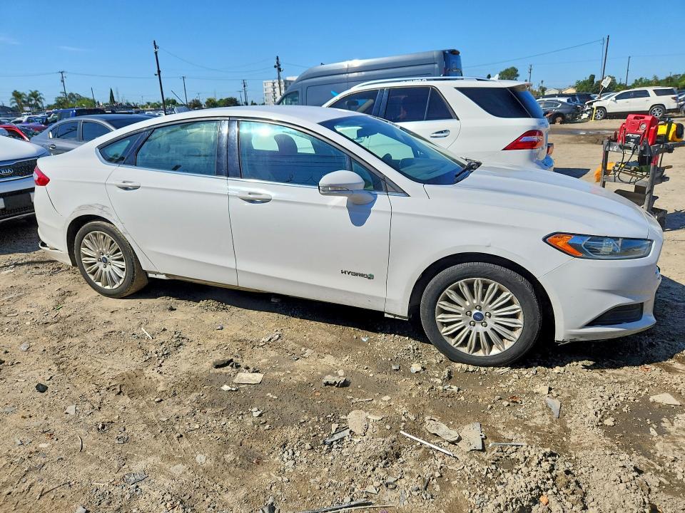 Photo 4 from auction – 2015 FORD FUSION with VIN 3FA6P0LUXFR228459