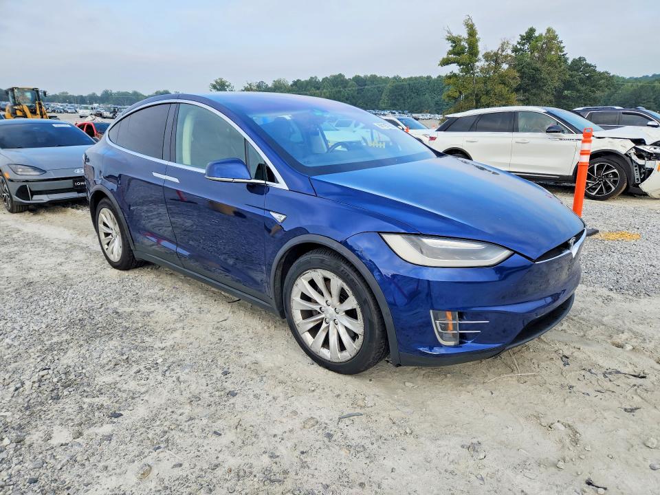 Фото 4 с аукциона – 2016 TESLA MODEL X с VIN 5YJXCAE29GF015968