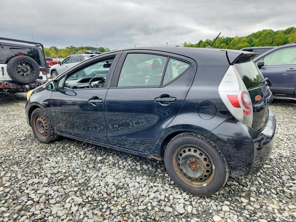 Photo 2 from auction – 2012 TOYOTA PRIUS C with VIN JTDKDTB34C1510064