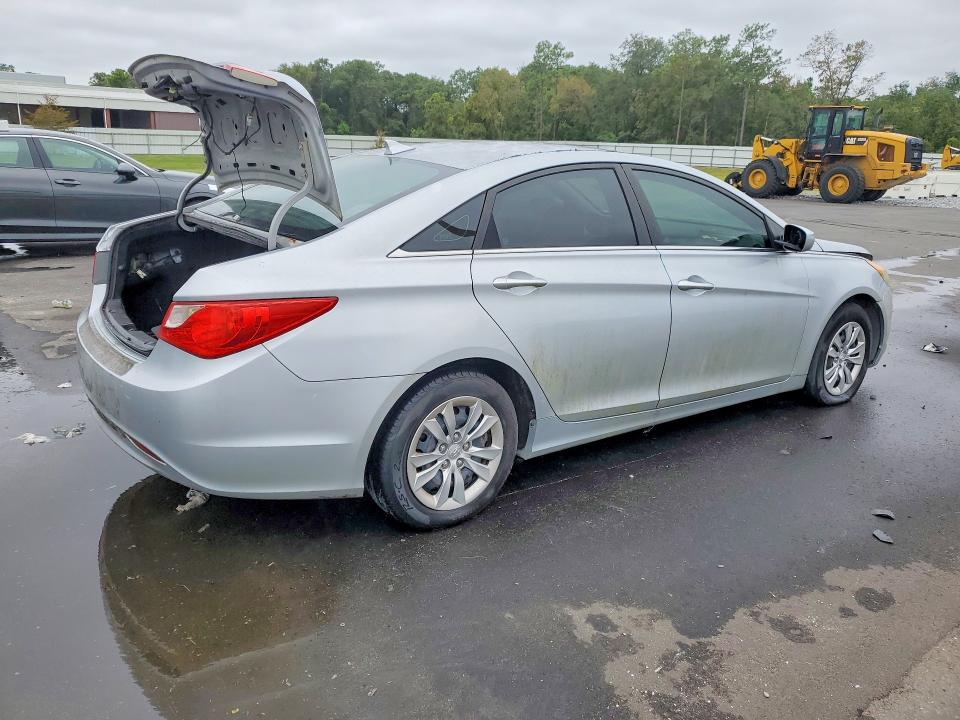 Photo 3 from auction – 2013 HYUNDAI SONATA with VIN 5NPEB4AC6DH510216