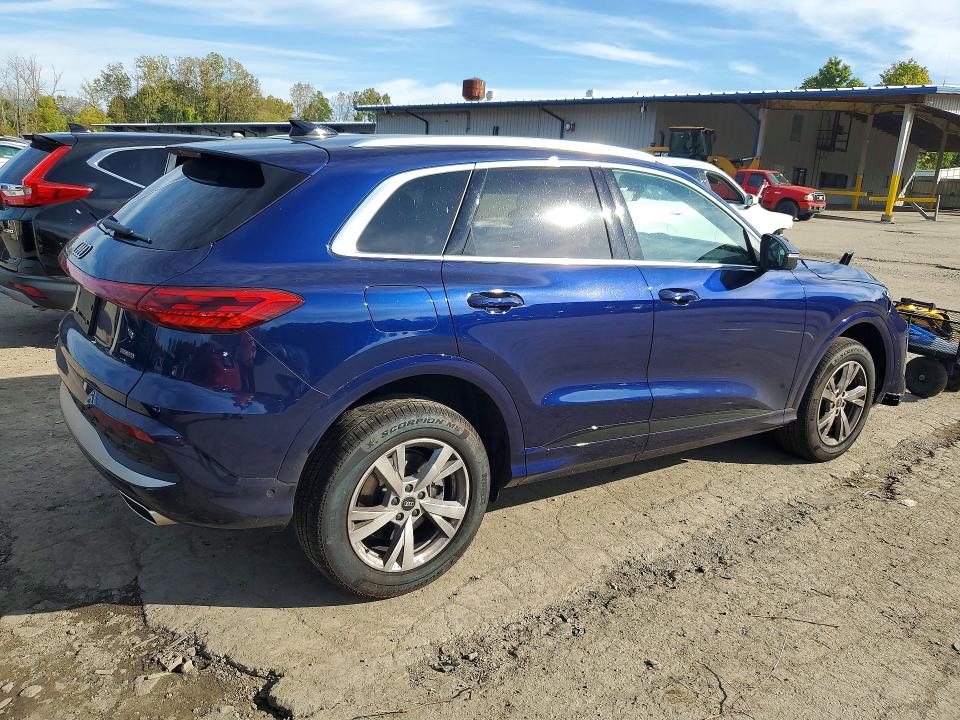 Снимка 3 от търг – 2025 AUDI Q5 с VIN WA11AAGUXS2115478