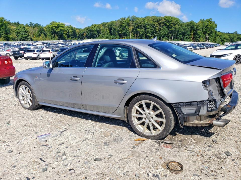 Снимка 2 от търг – 2015 AUDI A4 с VIN WAUBFAFLXFN016410
