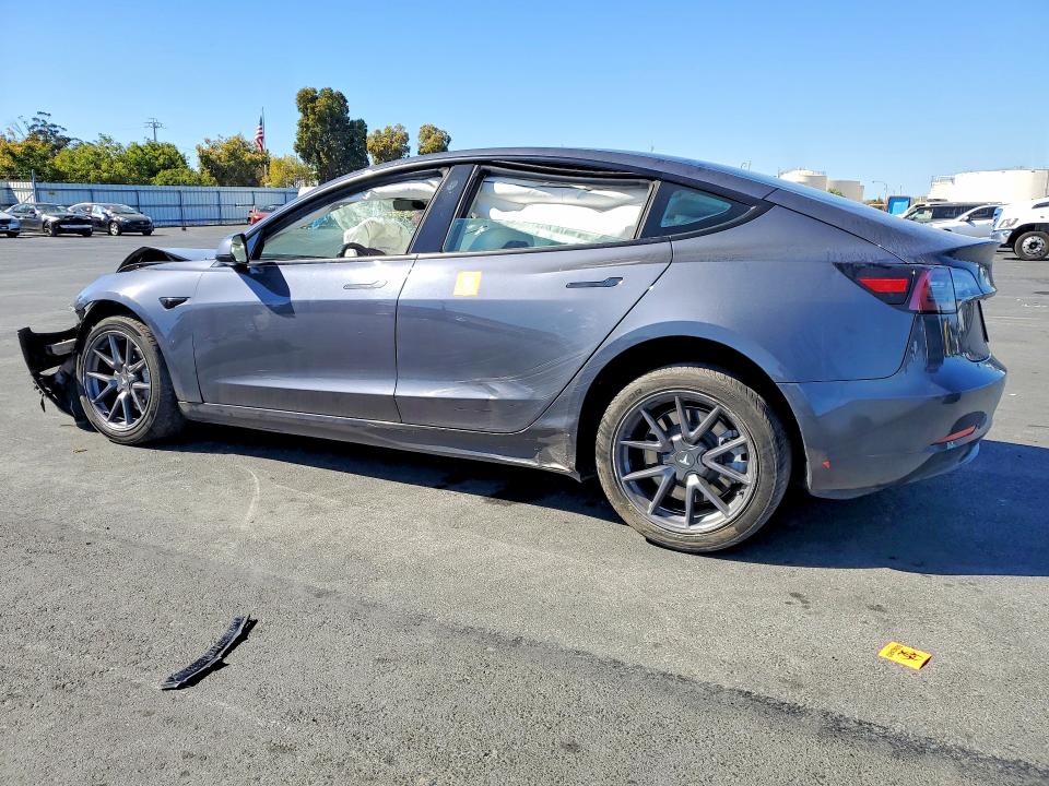 Снимка 2 от търг – 2023 TESLA MODEL 3 с VIN 5YJ3E1EA9PF695581