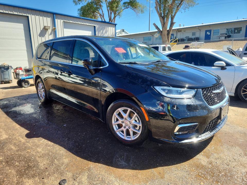 Photo 4 from auction – 2025 CHRYSLER PACIFICA with VIN 2C4RC1BG3SR520684