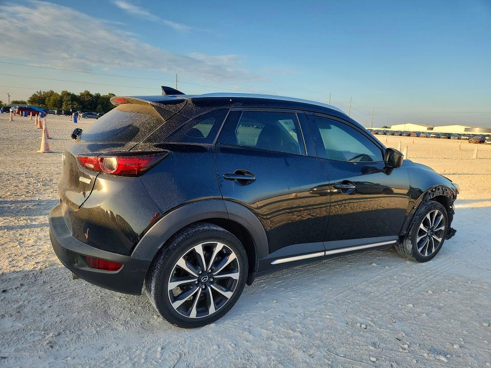 Foto 3 de la subasta – 2019 MAZDA CX-3 con VIN JM1DKFD70K0447291