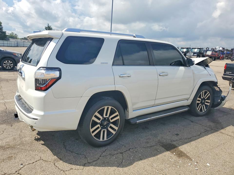 Photo 3 from auction – 2016 TOYOTA 4RUNNER with VIN JTEBU5JR6G5353391