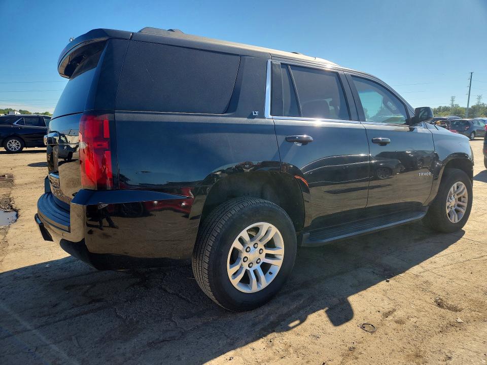 Photo 3 from auction – 2017 CHEVROLET TAHOE with VIN 1GNSKBKC0HR147777