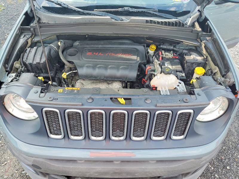 Photo 12 from auction – 2016 JEEP RENEGADE with VIN ZACCJBBT8GPD28347