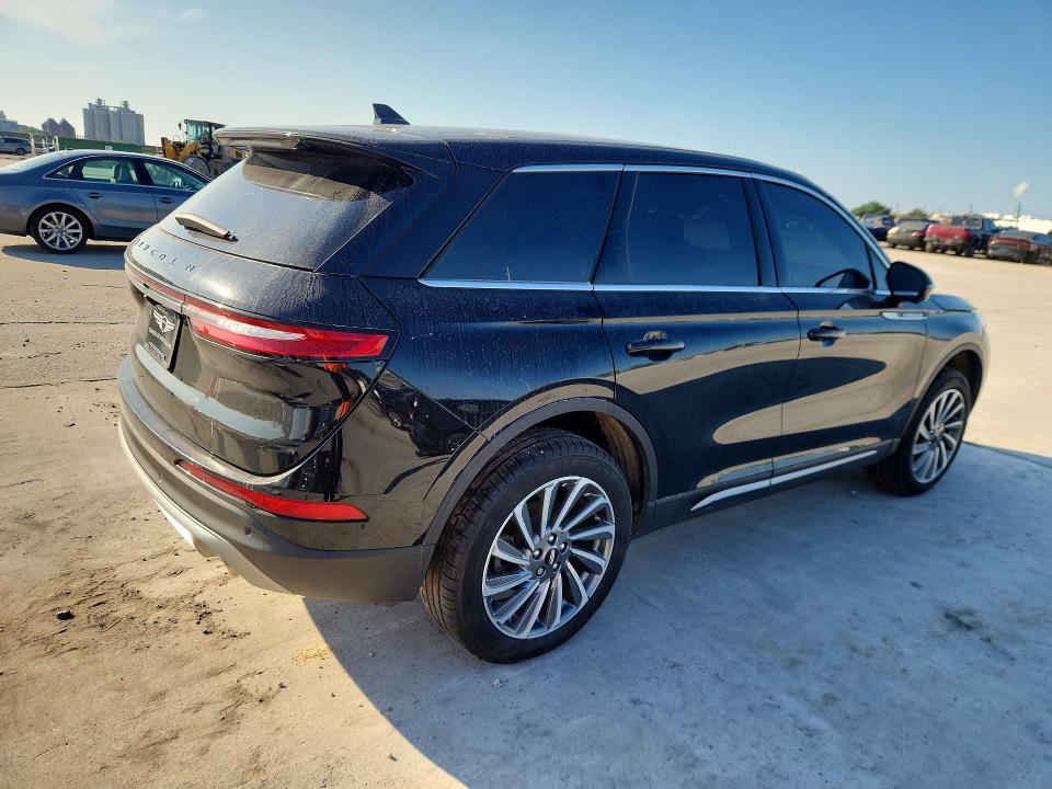 Photo 3 from auction – 2025 LINCOLN CORSAIR with VIN 5LMCJ2CA2SUL08110