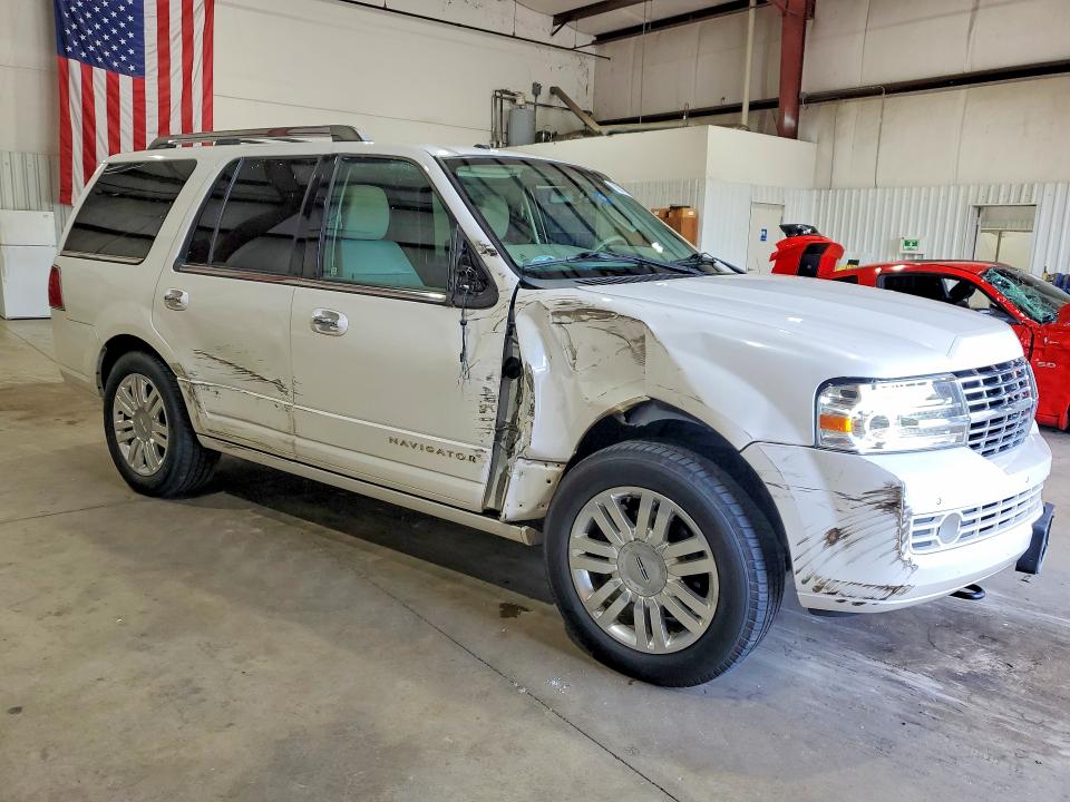Photo 4 from auction – 2014 LINCOLN NAVIGATOR with VIN 5LMJJ2H59EEL07506