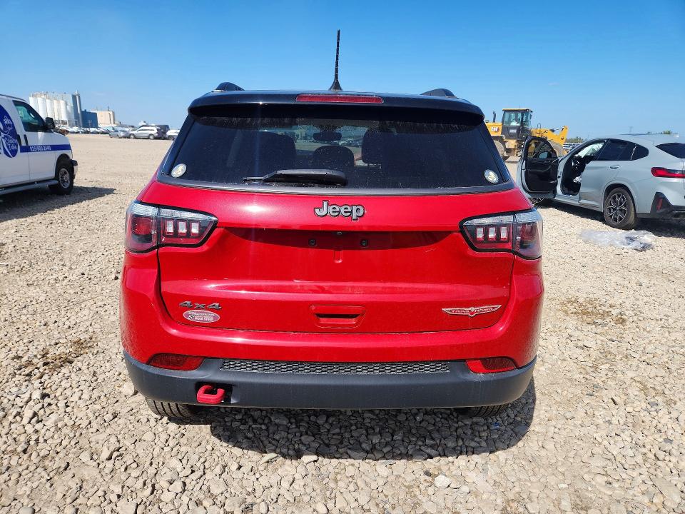 Foto 6 de la subasta – 2019 JEEP COMPASS con VIN 3C4NJDDB8KT744070